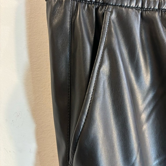 GAP Sz M Easy Pant Faux Leather Straight Leg Cargo Style Elastic Waist NEW - Picture 3 of 13